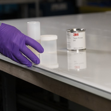 Lakier podkładowy do taśm 3M VHB Primer UV jasnożółty 236 ml