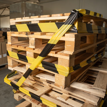 Taśma ostrzegawcza ogrodzeniowa bez kleju czarno-żółta 75 mm x 90 m