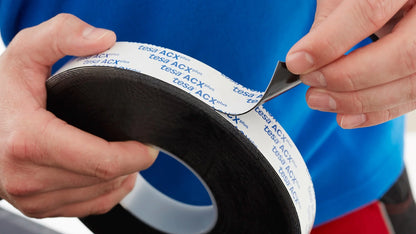 tesa ACXplus 7063 – czarna akrylowa taśma piankowa do wymagających połączeń konstrukcyjnych