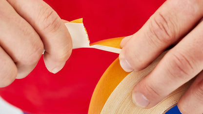 tesa 4964 – dwustronna taśma tkaninowa z klejem kauczukowym do mocowania i laminacji